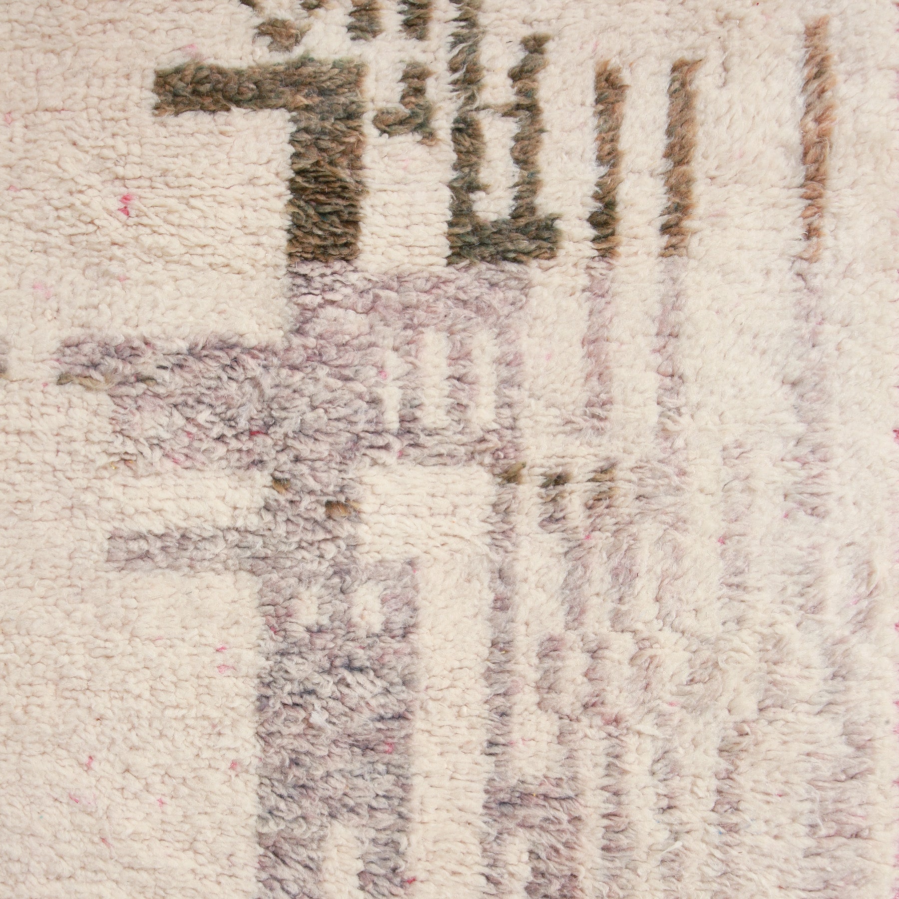 dettaglio del disegno astratto di una passatoia beni ourain