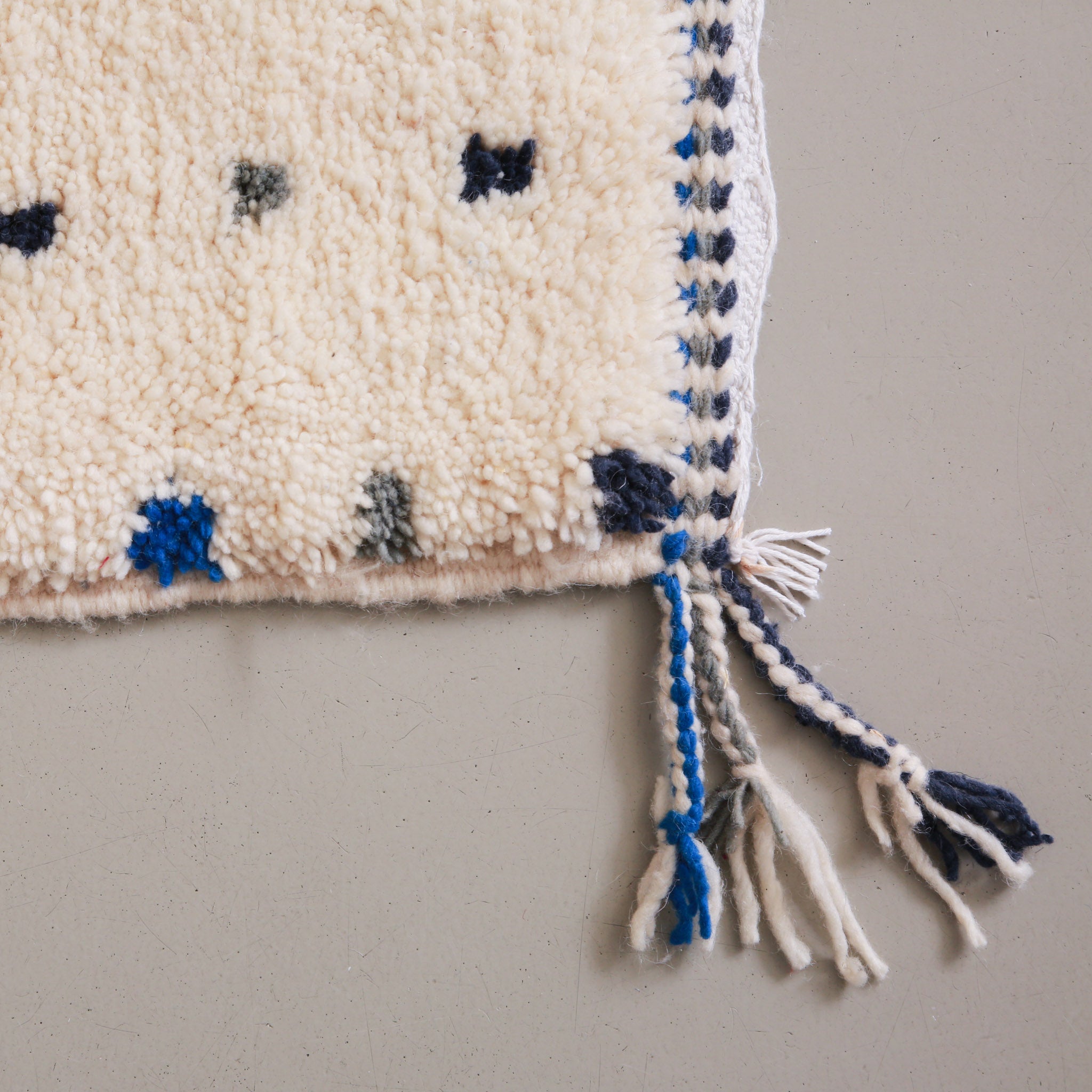 polka dots moroccan azilal rectangular rug blu and grey corner