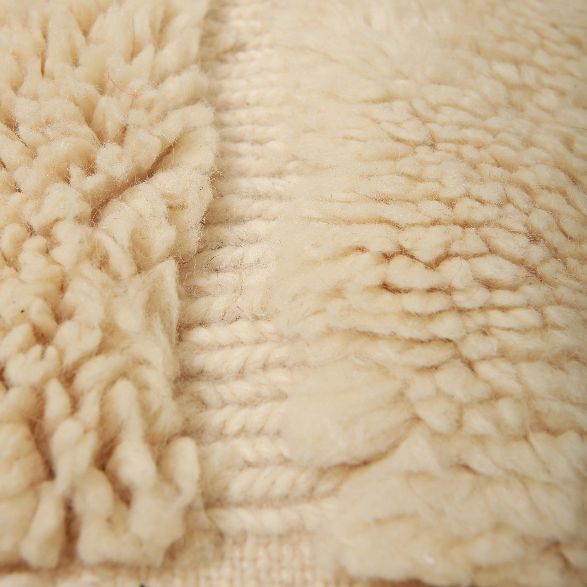 Dettaglio pelo medio tappeto Beni Mrirt lana naturale texture morbida