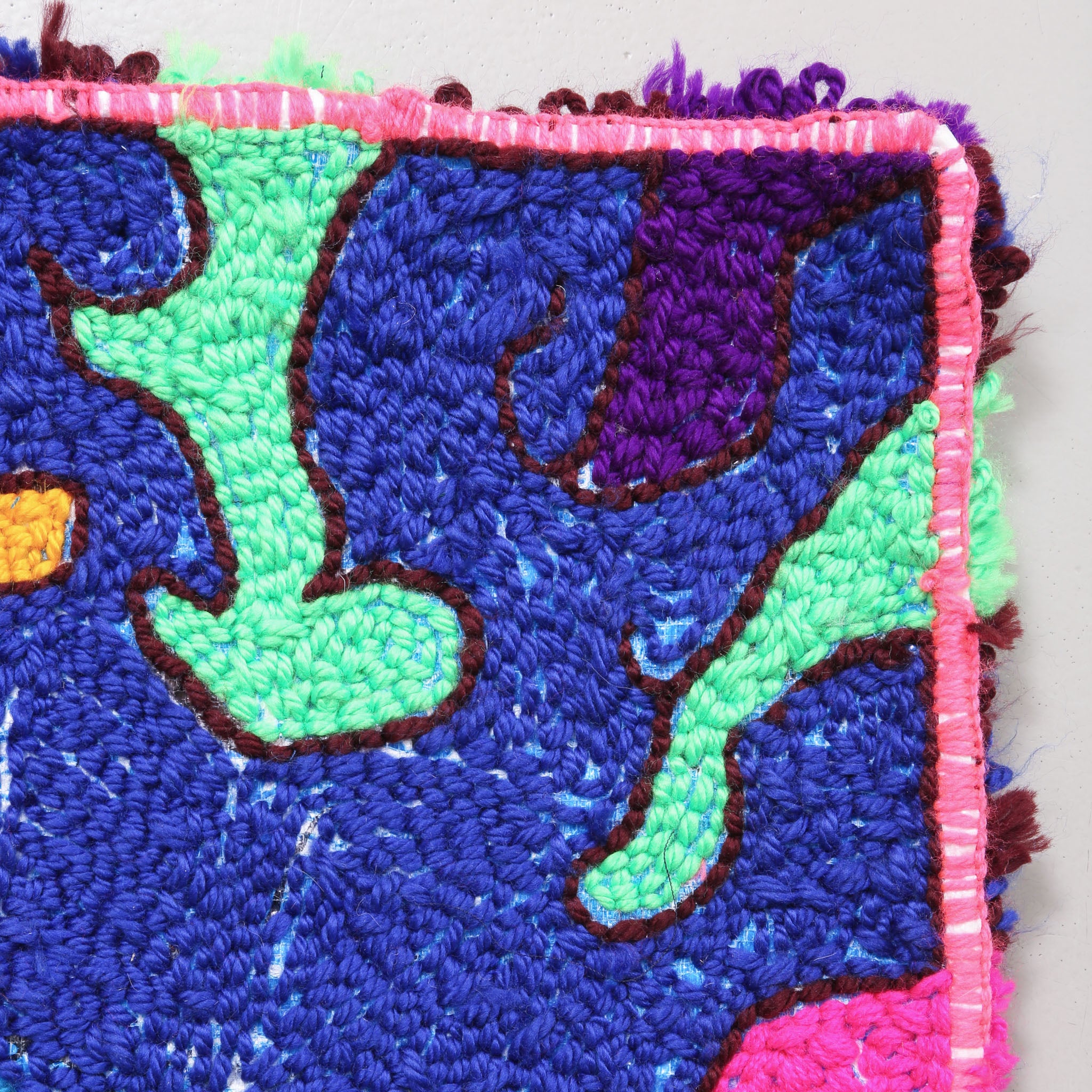 retro tappeto zindekh con filo di tessuto blu con inserti viola e verde acqua