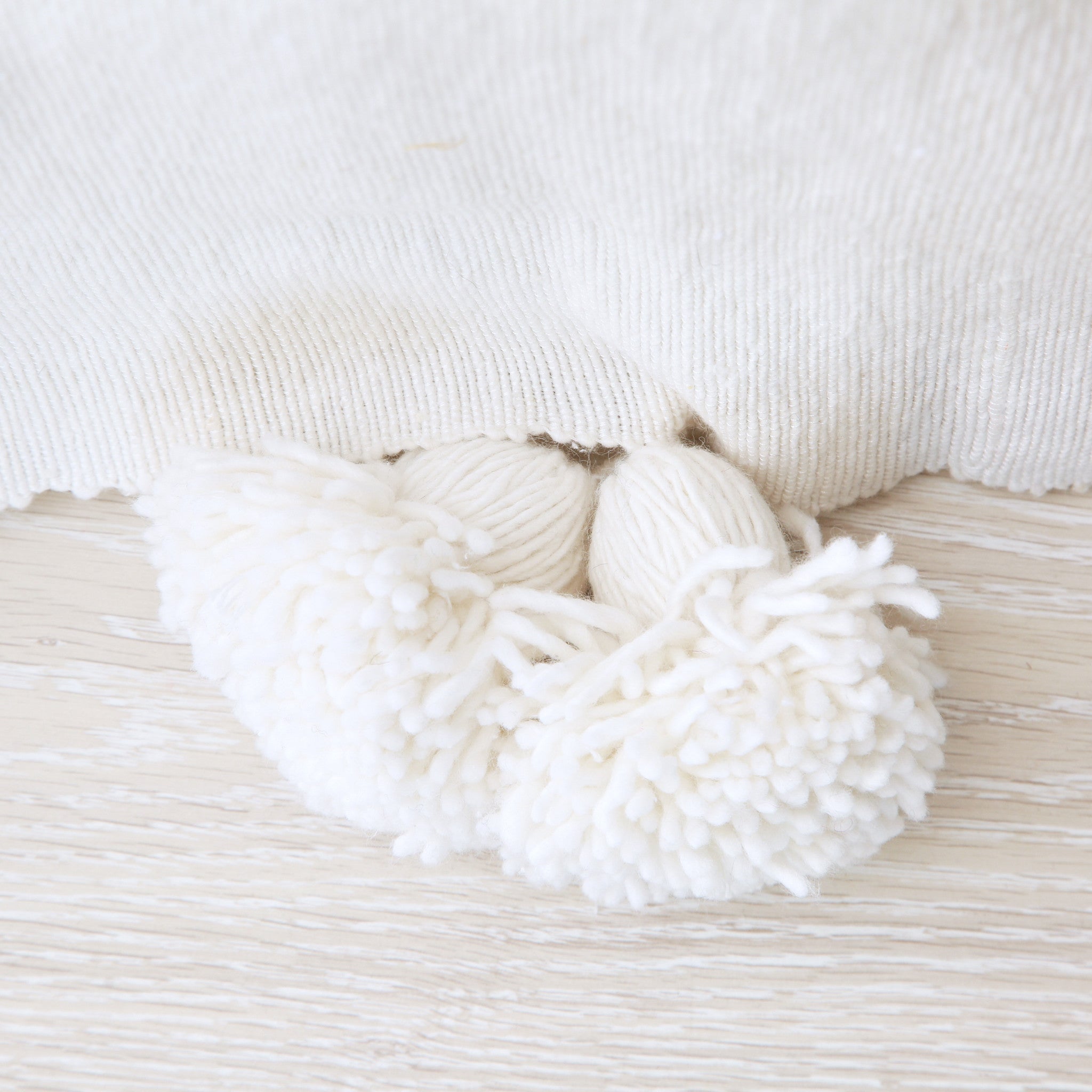 Couverture d'ameublement blanche