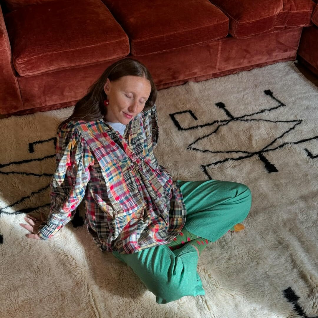 Un tappeto personalizzato per Giulia Rossetti: simboli, istinto e fili di famiglia