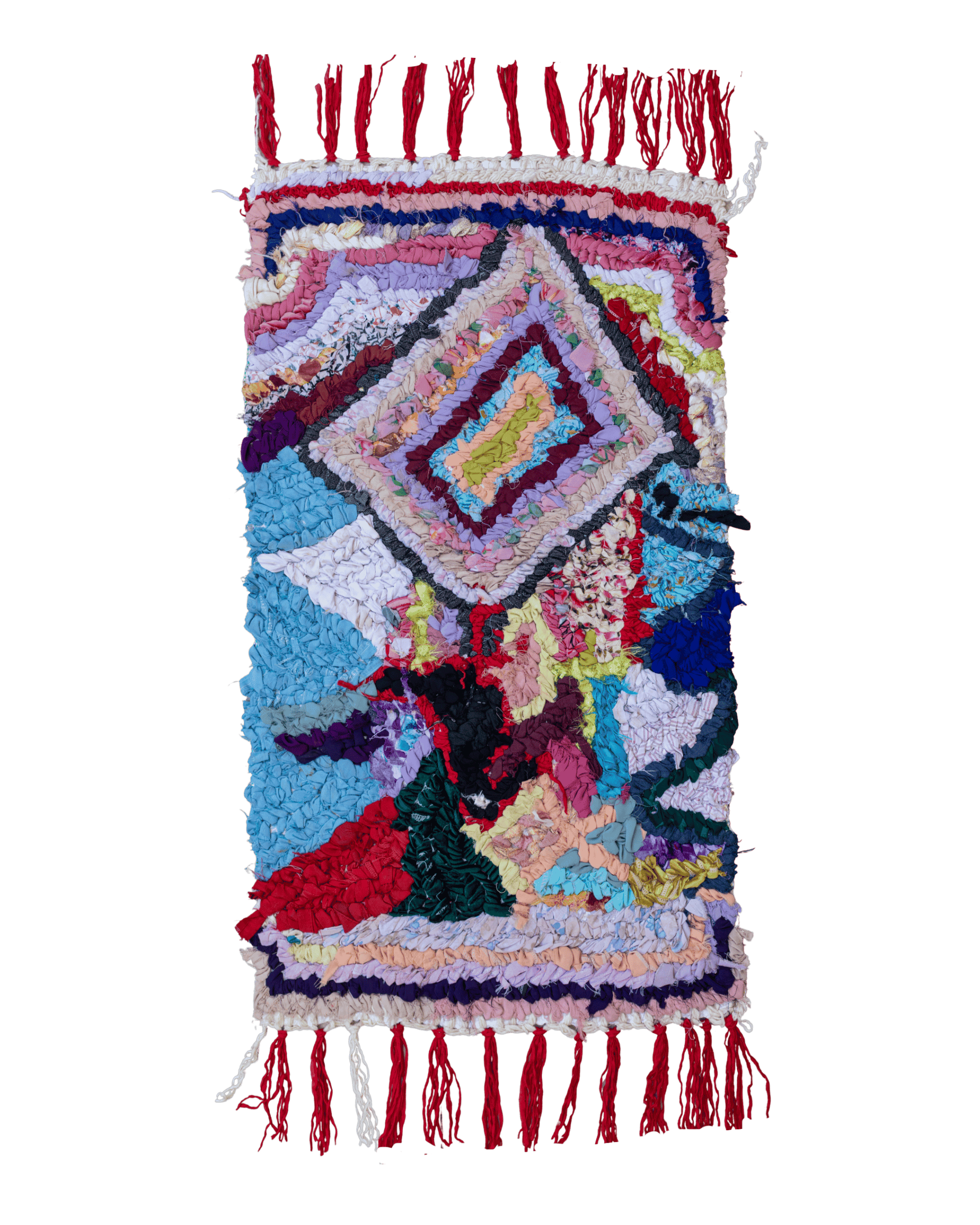 Tappetino coloratissimo a fantasia astratta fatto con ritagli di stoffa con frange rosse, ideale per il bagno