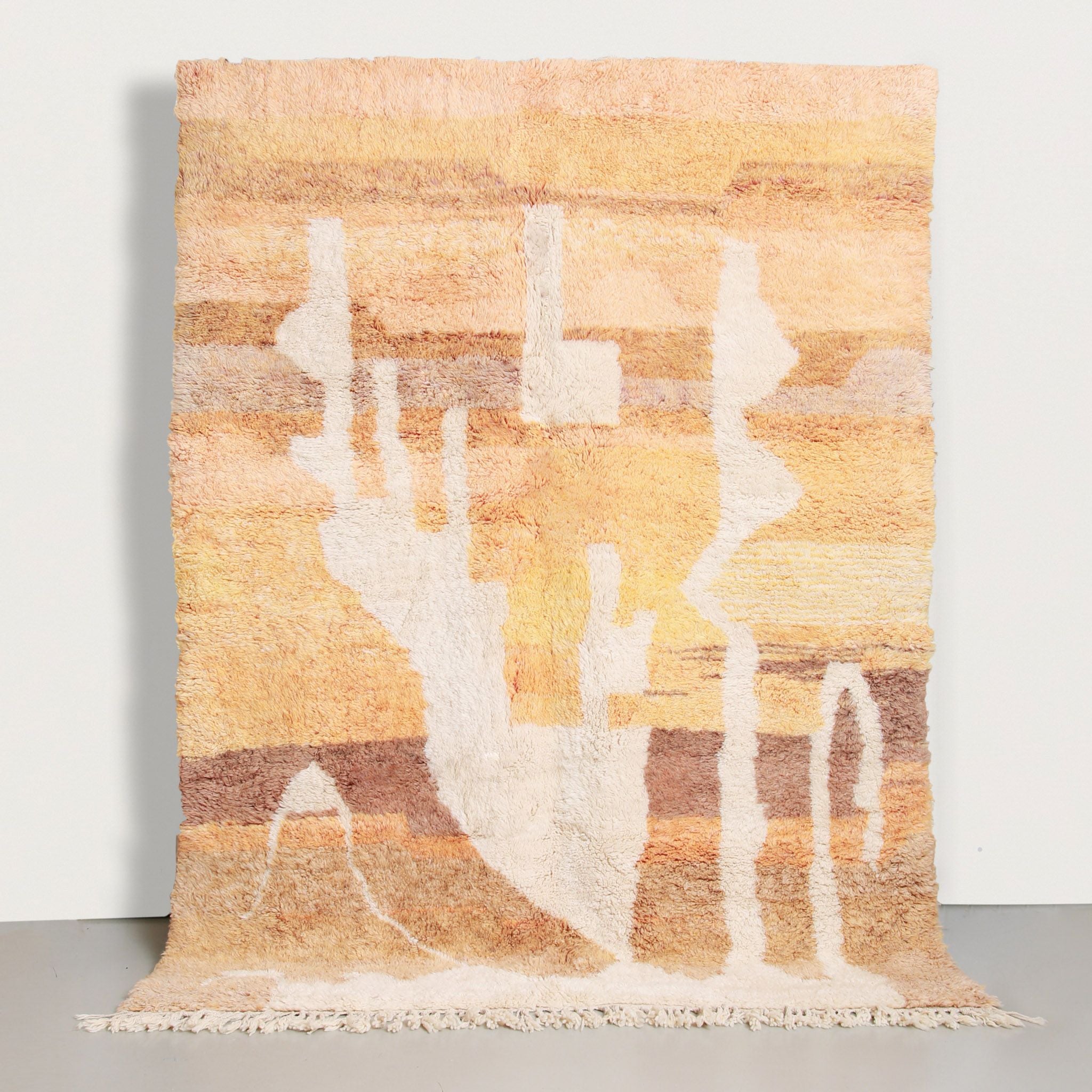 Tappeto berbero Beni Ourain arancione per soggiorno moderno con motivo geometrico in avorio su fondo terracotta, dimensioni 285x216 cm