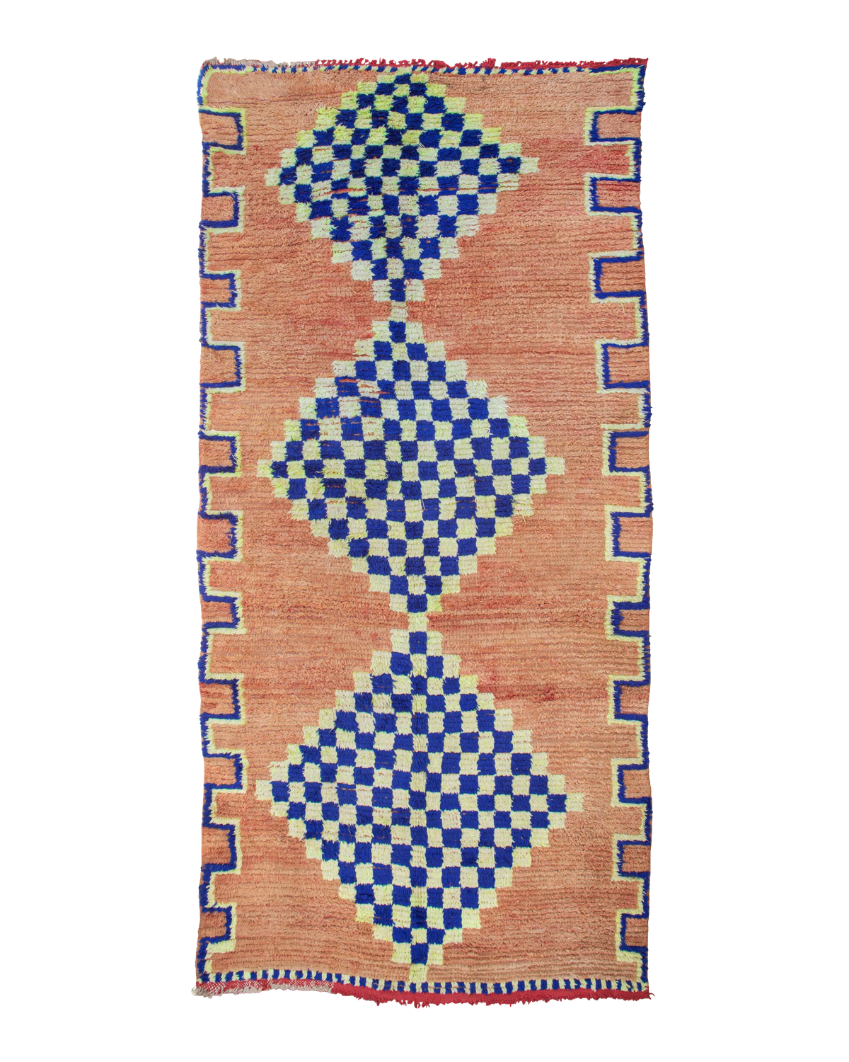 Tappeto vintage 290×130 cm in lana a pelo corto arancione pesca, con losanghe a scacchiera blu e avorio, cornice dentellata con profili blu